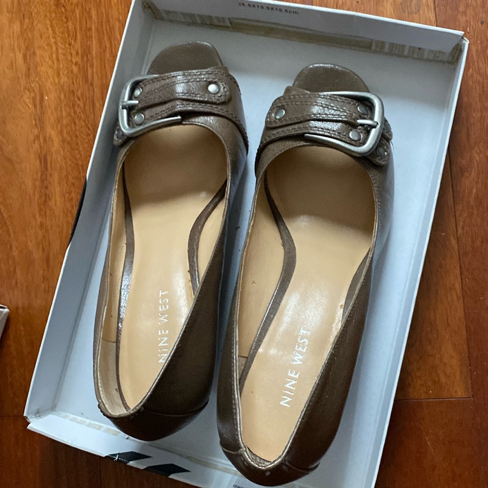 Womens shoes, size 7 and a half. Peach plumb color. Ninewest brand
